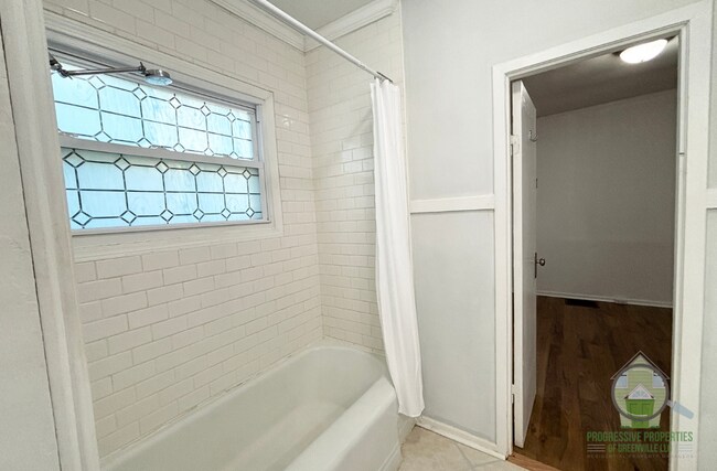 Building Photo - 109 Buist Ave