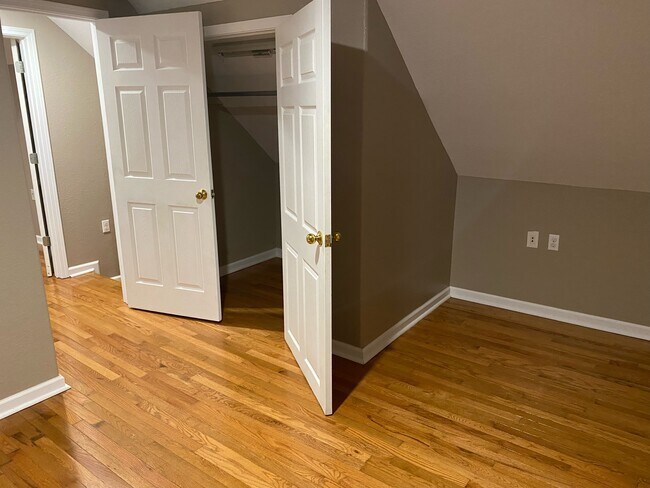 Building Photo - 301 Cumberland St