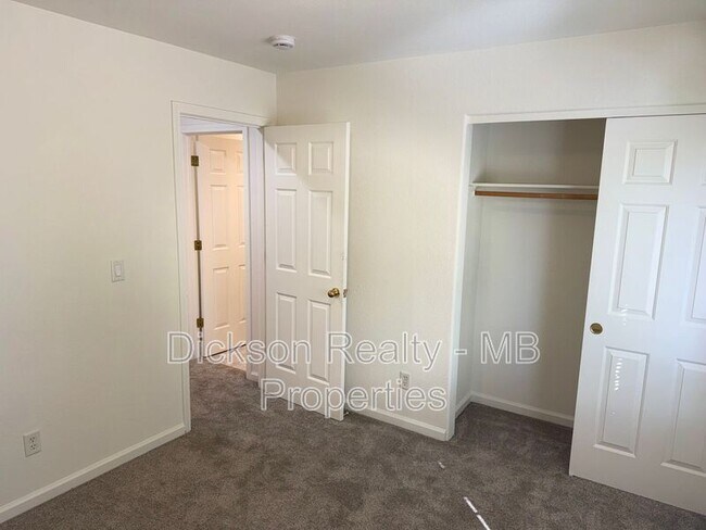 Building Photo - 155 Sagebrook Dr