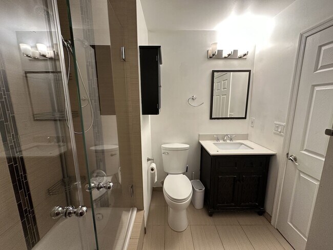 Building Photo - 437 Edpas Rd