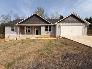 Building Photo - Welcome to your dream home in Russellville, AR!