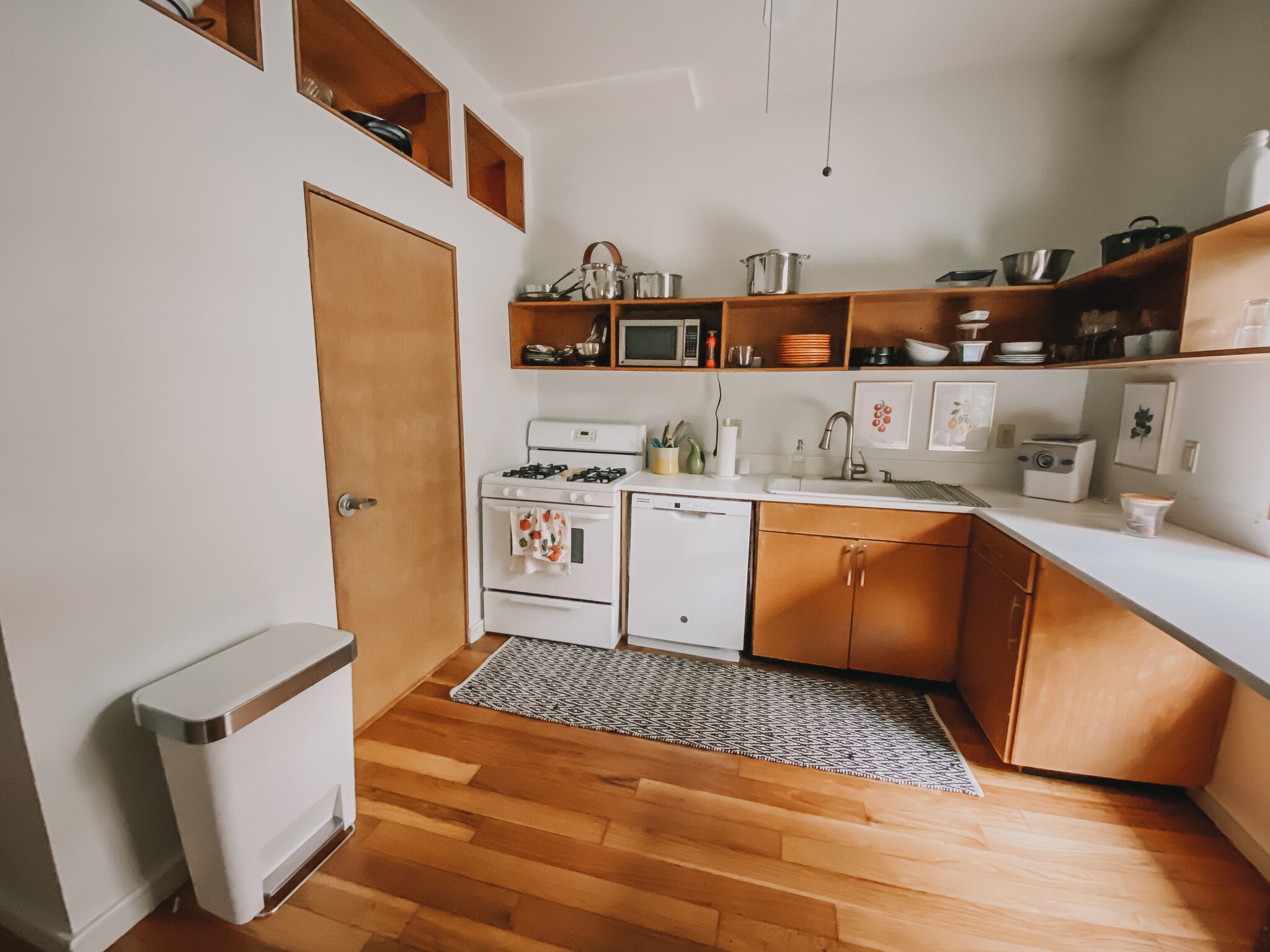 Kitchen - 2012 Harbert Ave