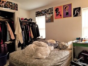 Building Photo - 2 bed steps to NorthEastern