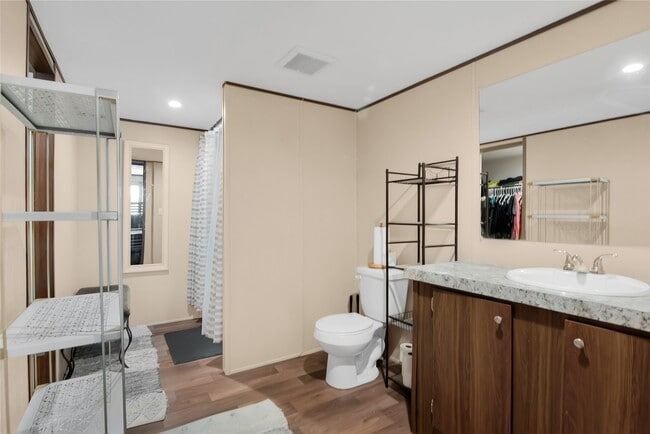 Building Photo - 1007 Keswick Rd