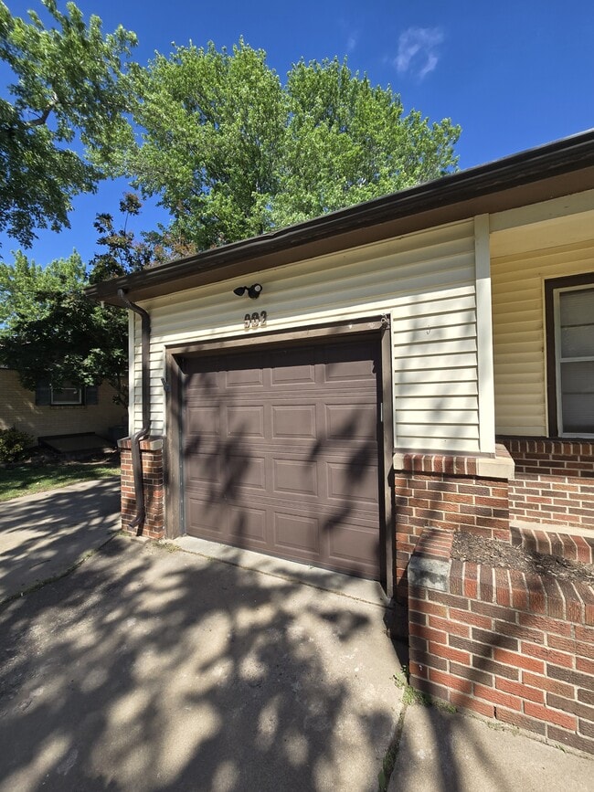 Building Photo - 902 N Colorado St