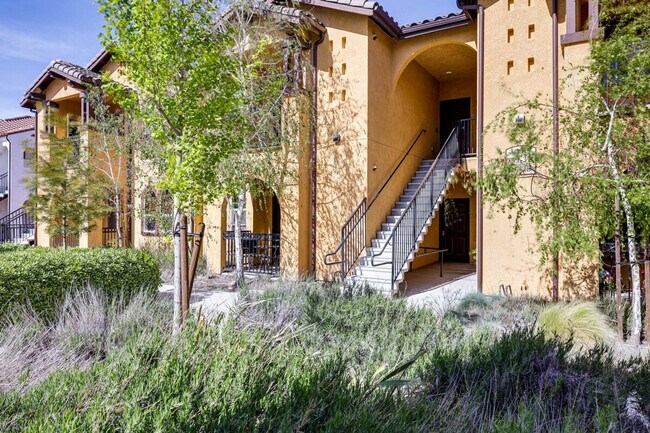 Building Photo - 140 Ivy Ave