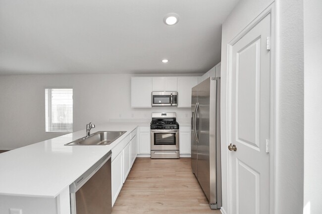 Building Photo - 9010 Estes Lks Dr