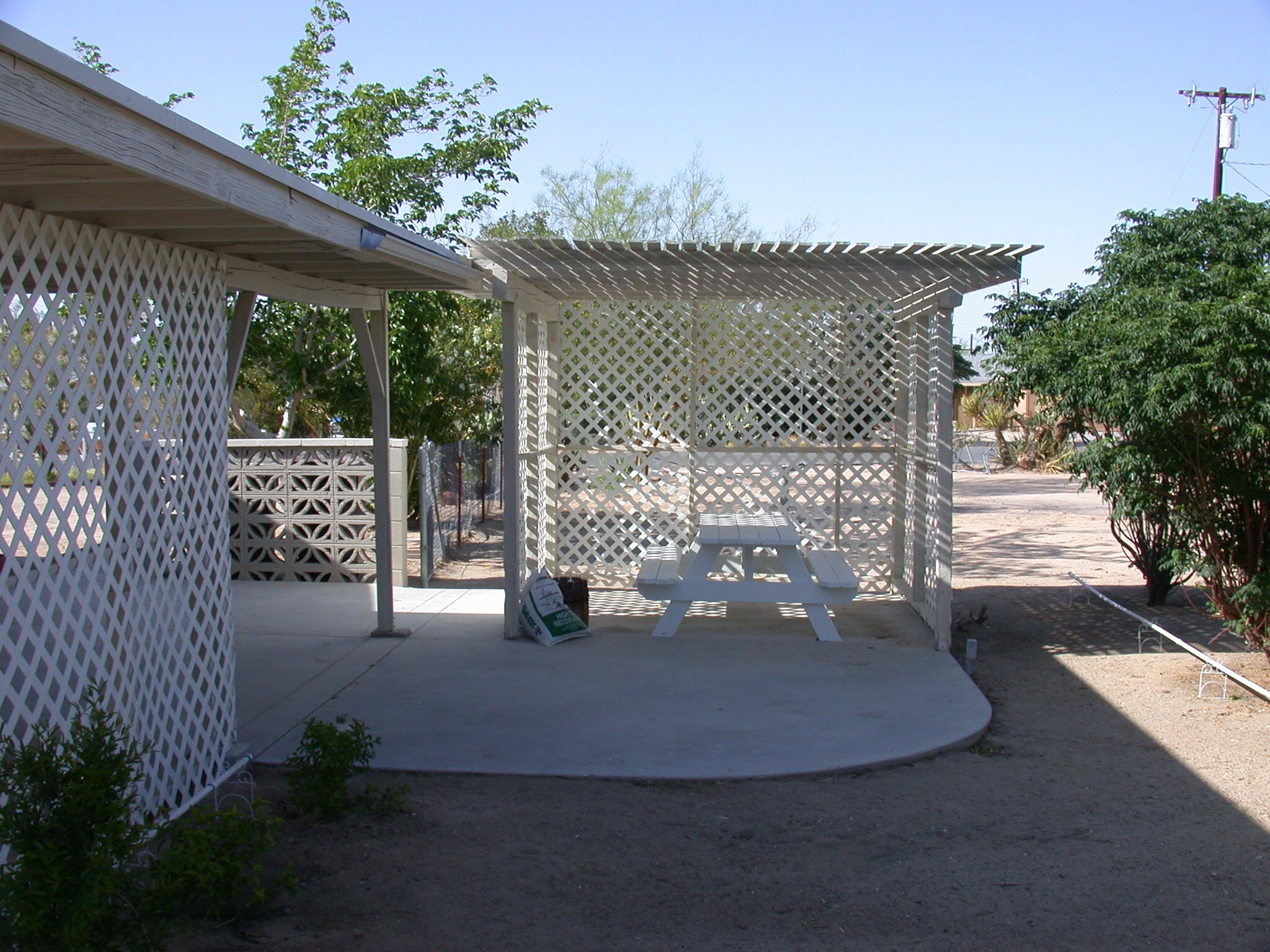 Building Photo - 72461 Sunnyvale Dr