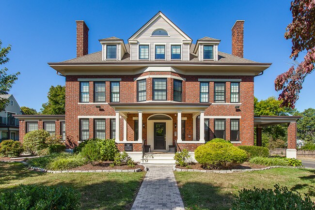 Building Photo - 682 Prospect Street