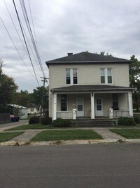 Building Photo - 256-258 W. SUGARTREE