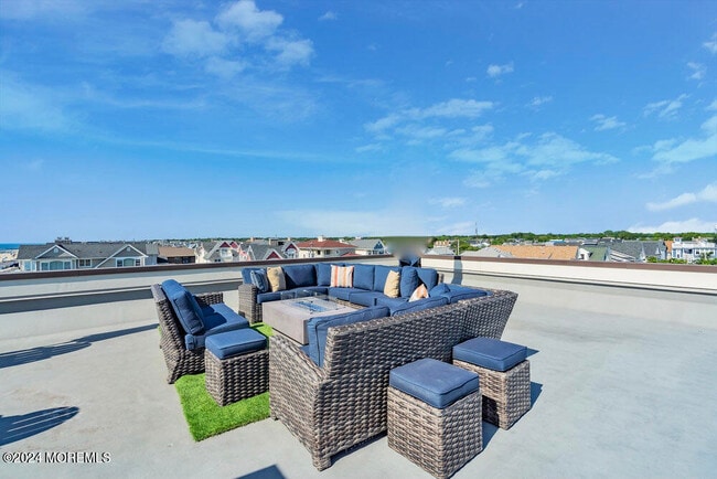 Building Photo - 1302 Ocean Ave N