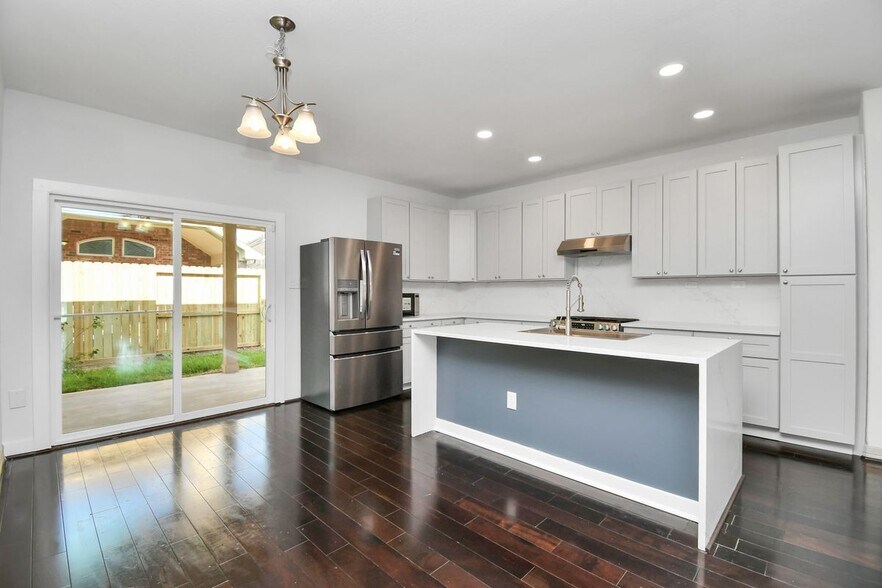 Building Photo - 11010 Riggs Mill Ln