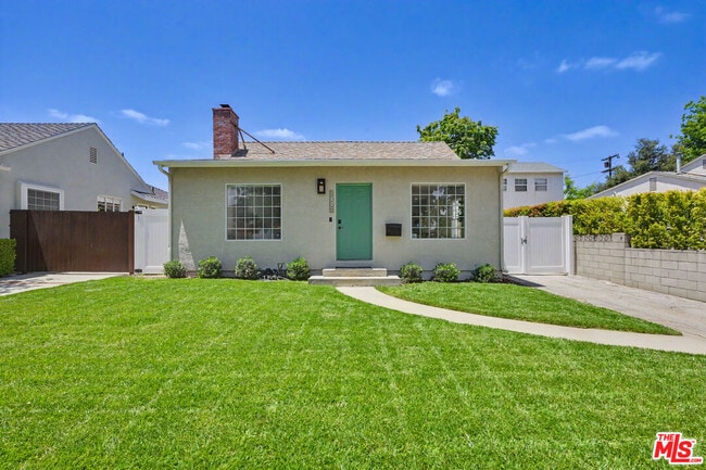 Building Photo - 5119 Enfield Ave