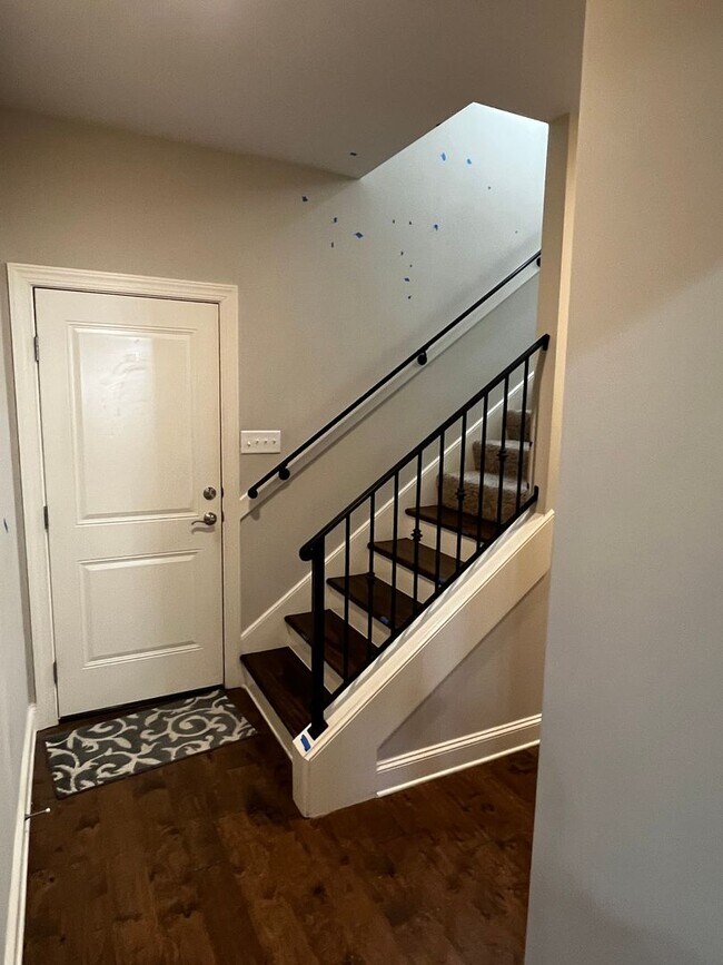 Building Photo - Custom Built home in a quiet subdivision