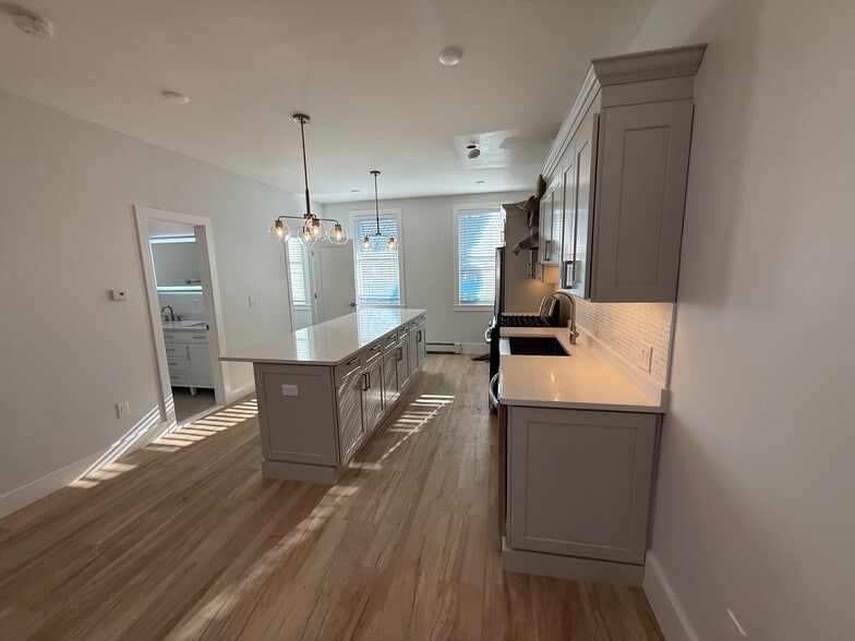 Building Photo - 53 W Eagle St