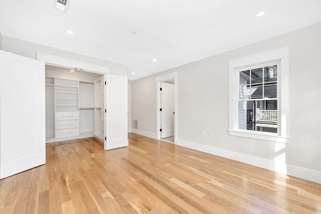 Building Photo - 140 Rindge Ave