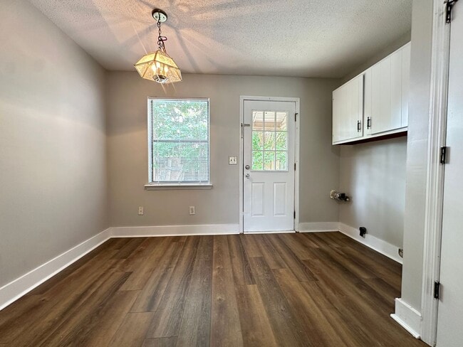 Building Photo - Condo for rent in Grayson Valley