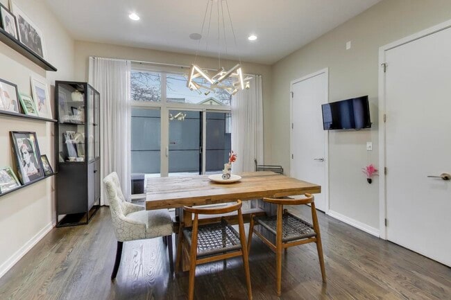 Building Photo - 1632 W Ohio St