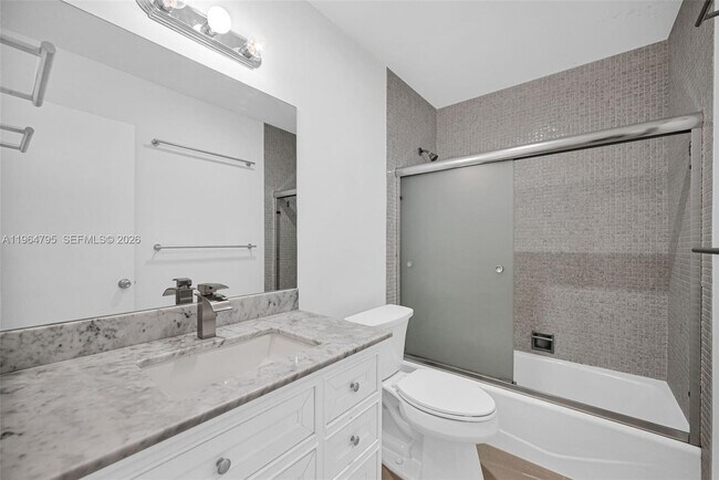 Building Photo - 820 E Cypress Ln