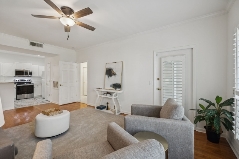 Building Photo - 2025 Woodmont Blvd