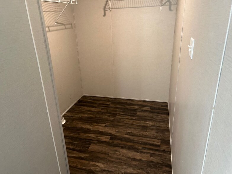 Building Photo - 1129 Morning Glory Cir