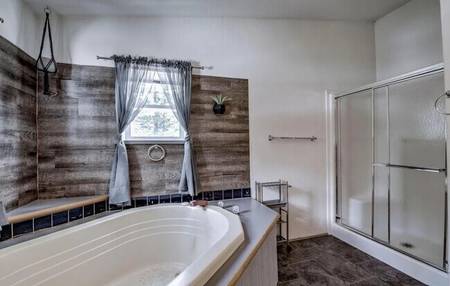 Building Photo - 492 Kimmes Ln