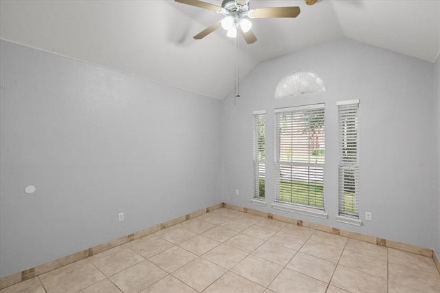 Building Photo - 4412 Ridgeway Dr