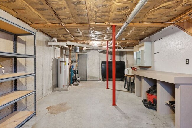 Building Photo - 7 Dunnhill Dr