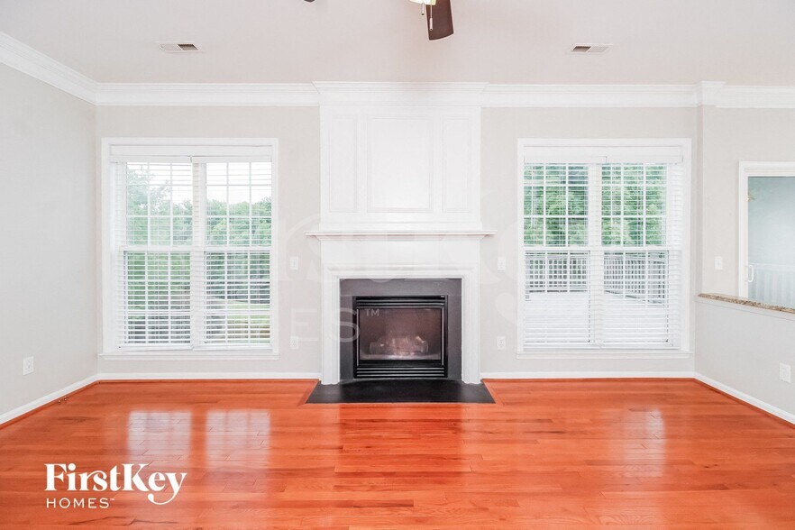 Building Photo - 3312 Cornelia Ct