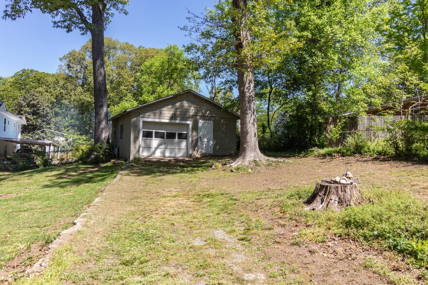 Building Photo - 6740 Marsh Ave