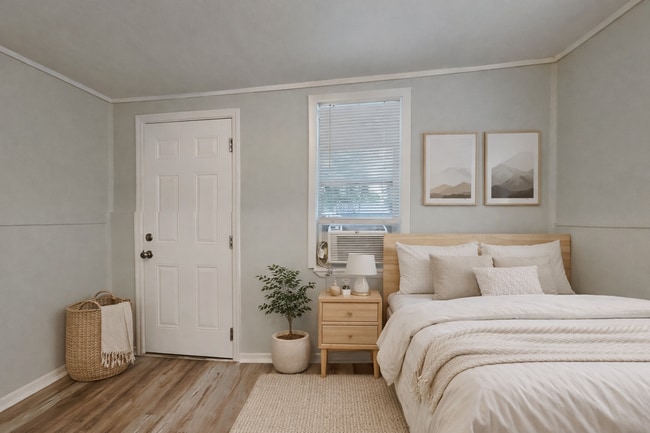 Building Photo - Charming 3 Bed Home with Fenced Yard in Tampa, FL