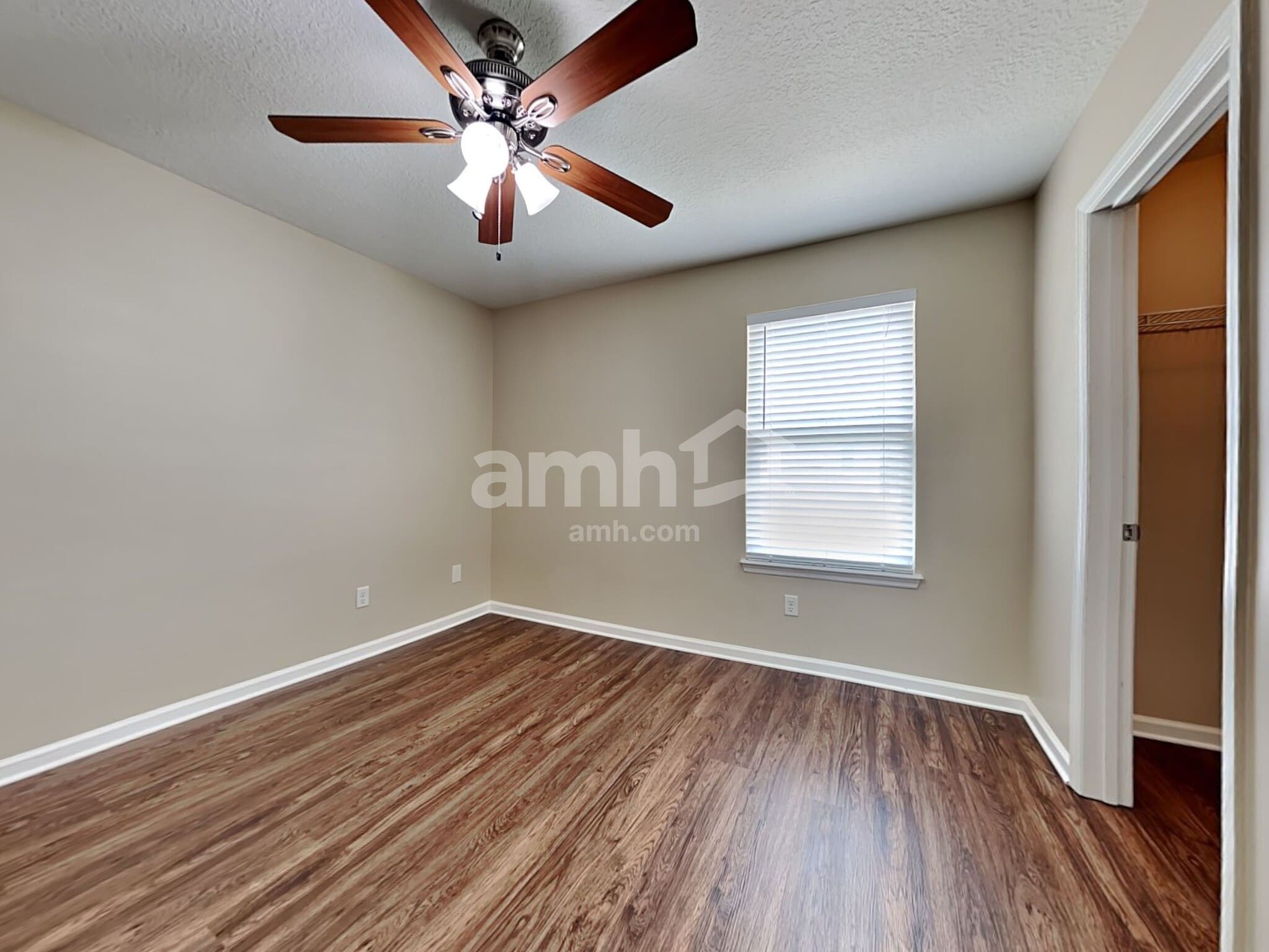Building Photo - 304 Blossom Way
