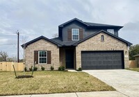 Building Photo - 414 Magnolia Ln