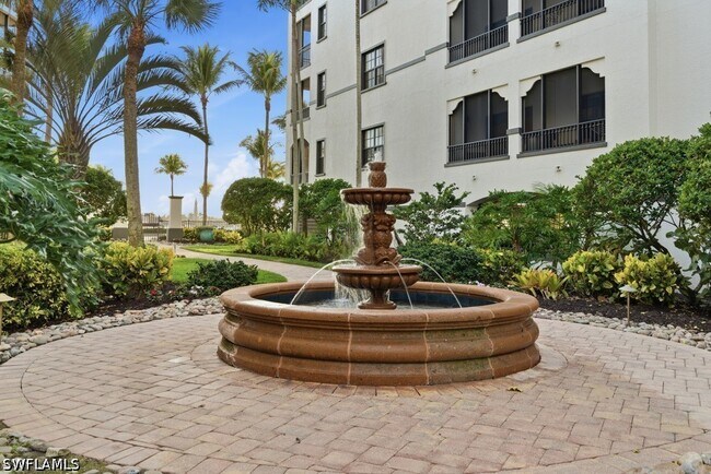 Building Photo - 10731 Mirasol Dr