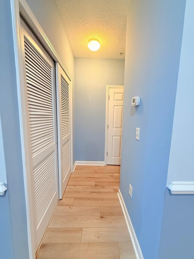 Building Photo - 330 Kiskadee Loop