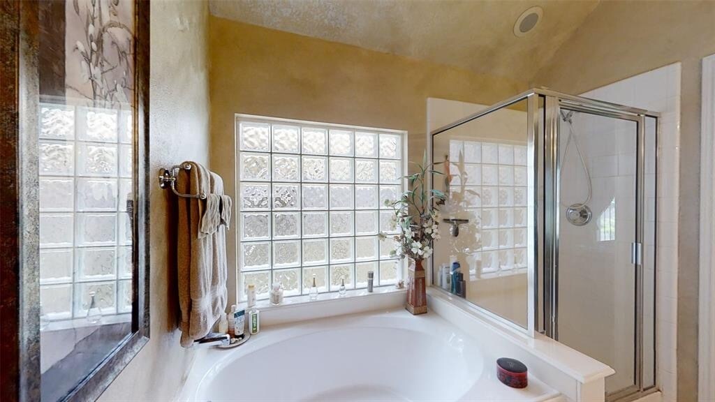 Building Photo - 19314 Colony Trail Ln