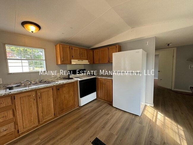 Primary Photo - 102 Park Dr