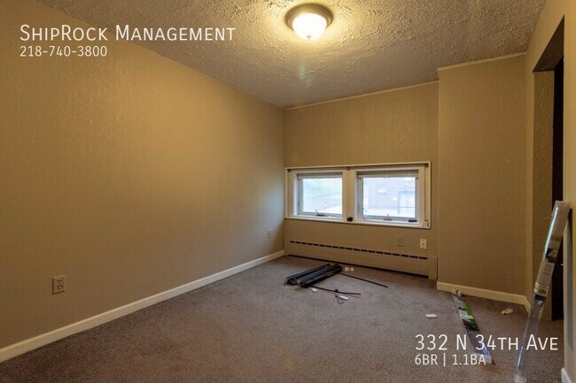 Building Photo - 332 N 34th Ave E