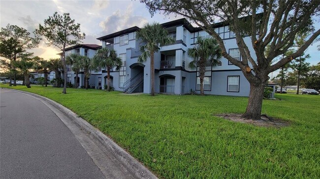 Building Photo - 3702 Palm Desert Ln