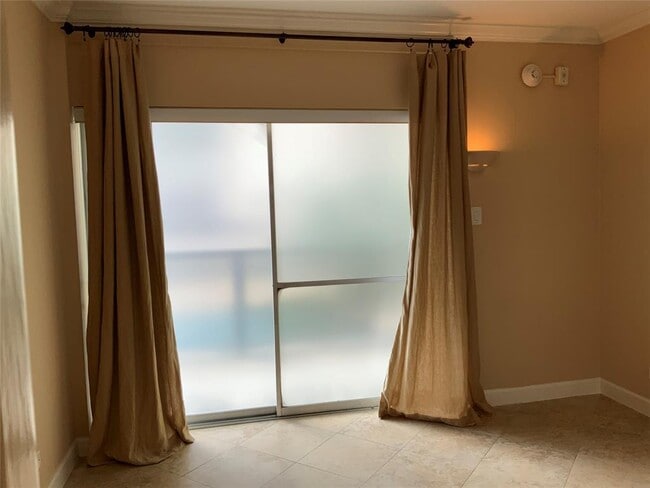 Building Photo - 2929 Buffalo Speedway