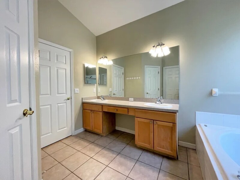 Building Photo - 1441 Wyndham Lakes Dr
