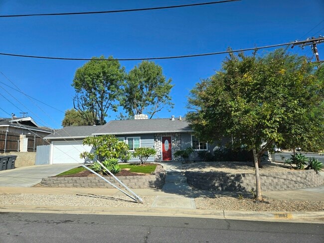Primary Photo - 1682 Jasmine St