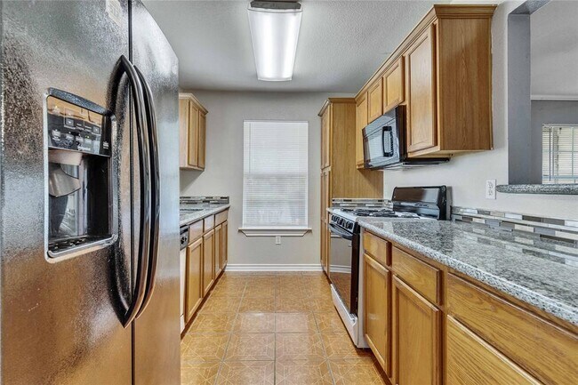 Building Photo - 1708 Lovingood Dr