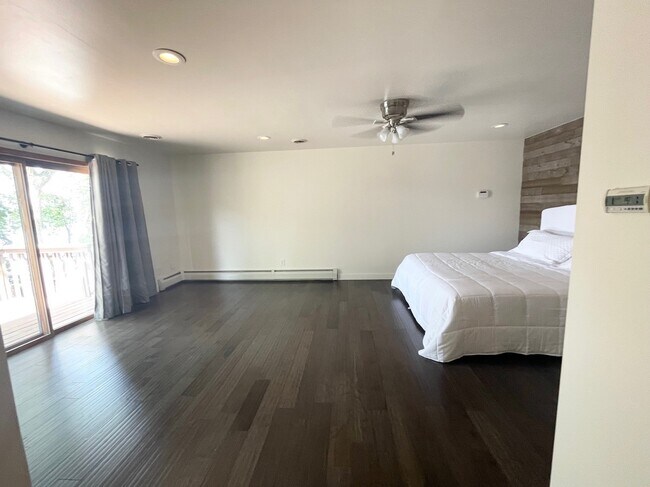 Building Photo - 3010 Fairview Rd SW