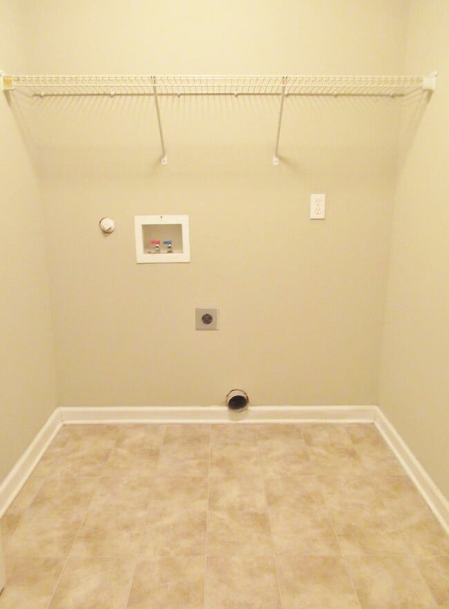Building Photo - Home in McCalla!!  Available to View with ...