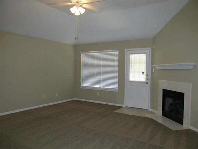Building Photo - 2750 Hidden Spring Falls Dr