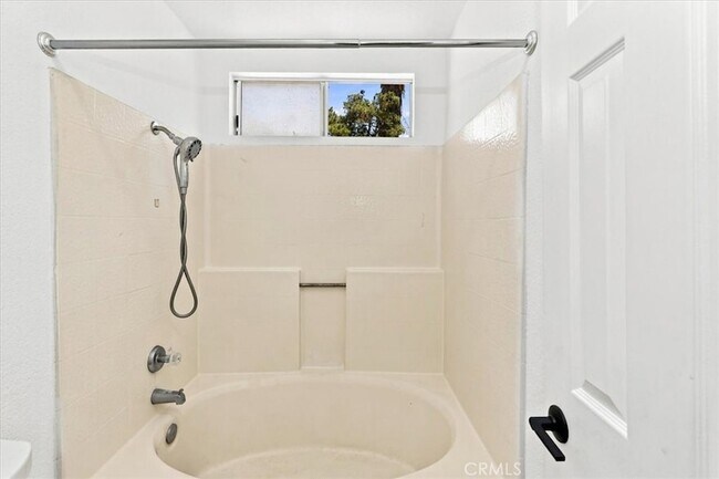 Building Photo - 421 Yellowstone Cir