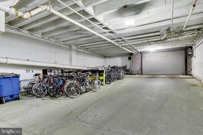 Building Photo - 2501 Calvert St NW