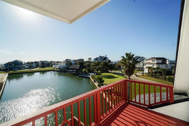 Building Photo - 16619 Bayfront Dr