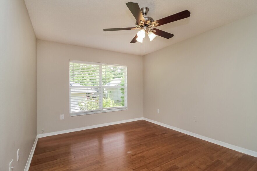 Building Photo - 611 Chautauqua Dr